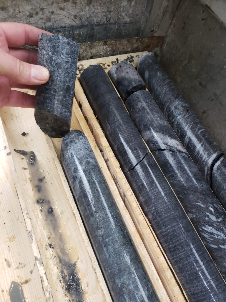 Figure 1: Drill core from the LAB property (CNW Group/Graphano Energy Ltd.).